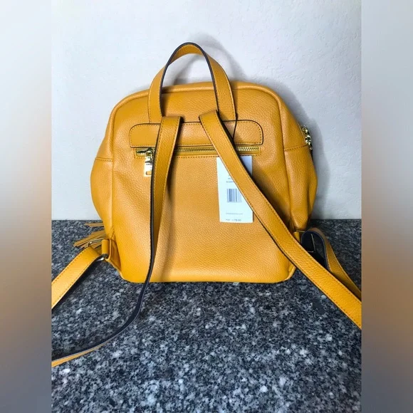 Backpack - Picture 2 of 8